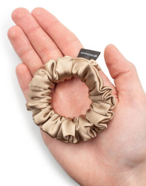 Scrunchies: Od hippie kultúry po módny doplnok 7